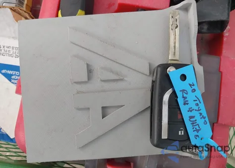 2020 Toyota Rav4 Le z USA, uszkodzony, nr VIN 2T3F1RFV9LC085159